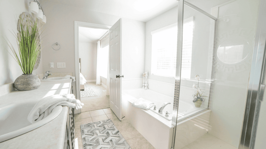 Pourquoi l’eau chaude met plus de temps à arriver