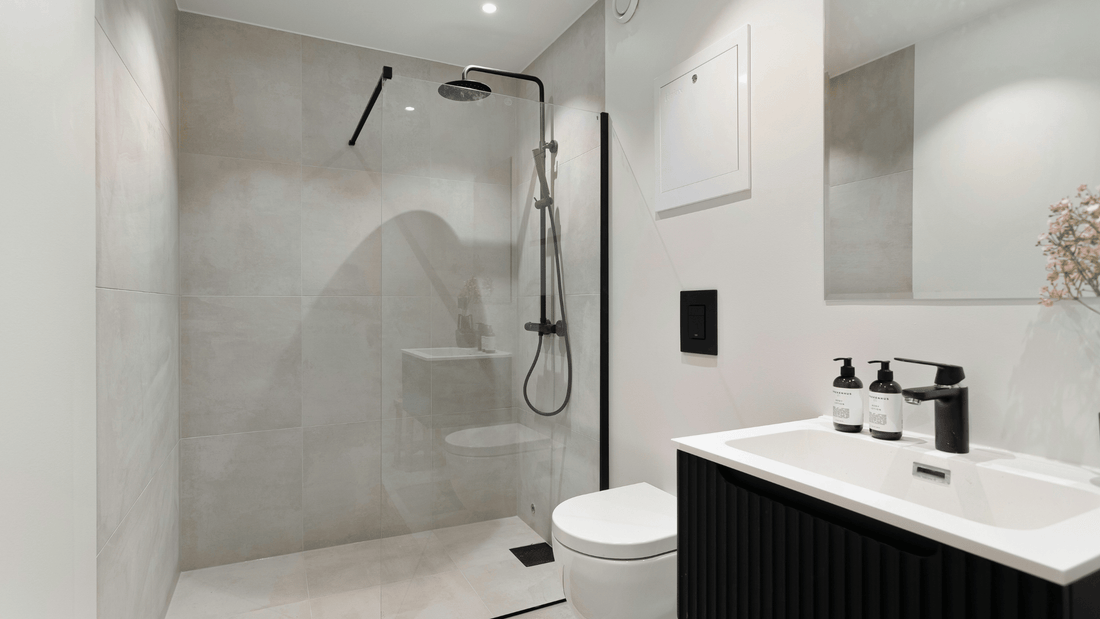 Pourquoi la colonne de douche fuit-elle ?