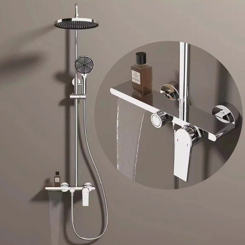 Colonne de douche laiton moderne