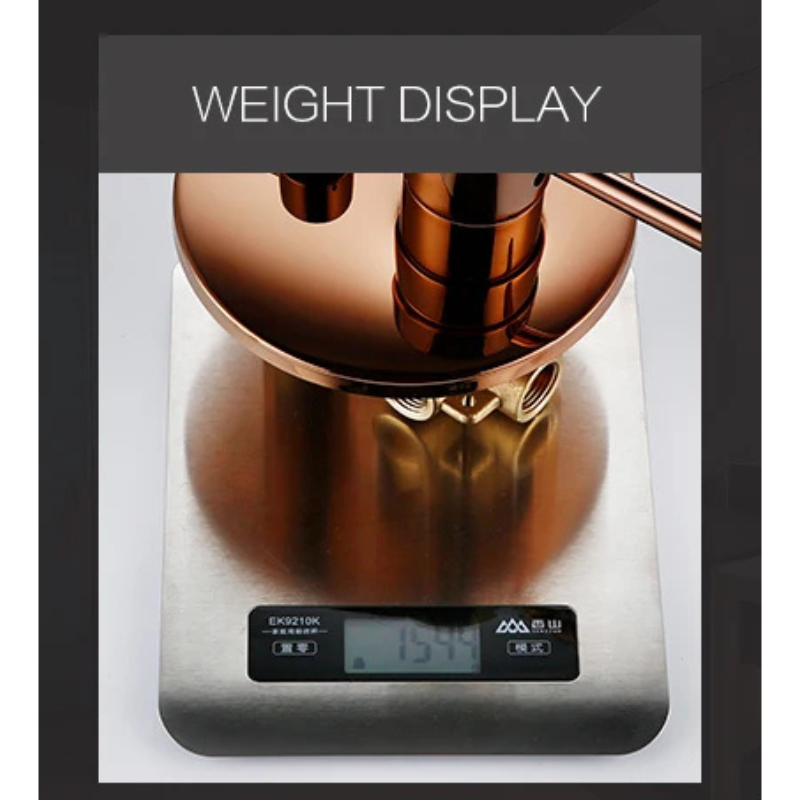 Colonne de douche en cuivre minimaliste