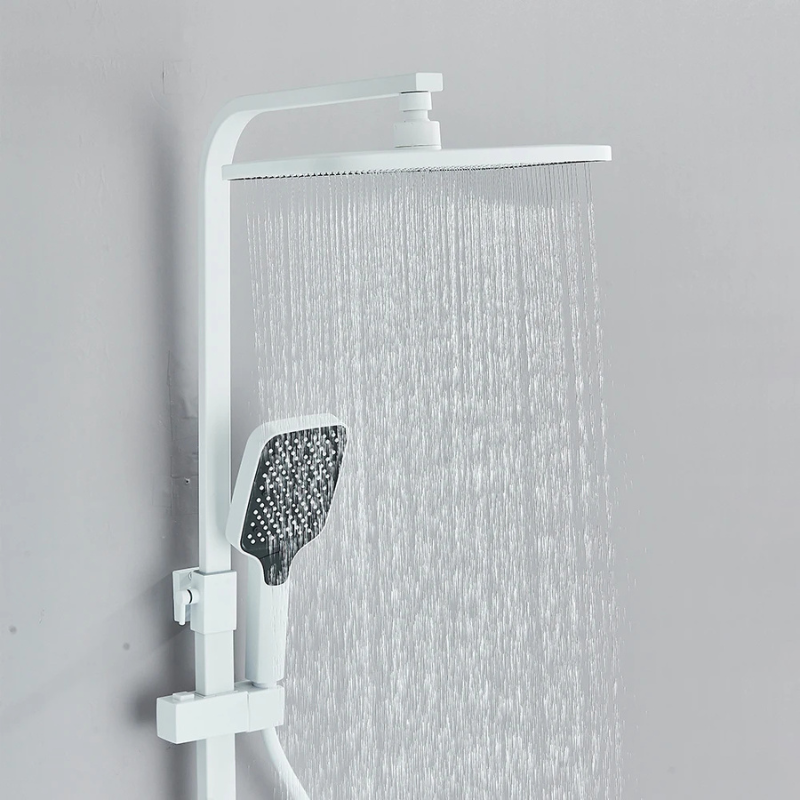 Colonne de douche blanche avec rangement