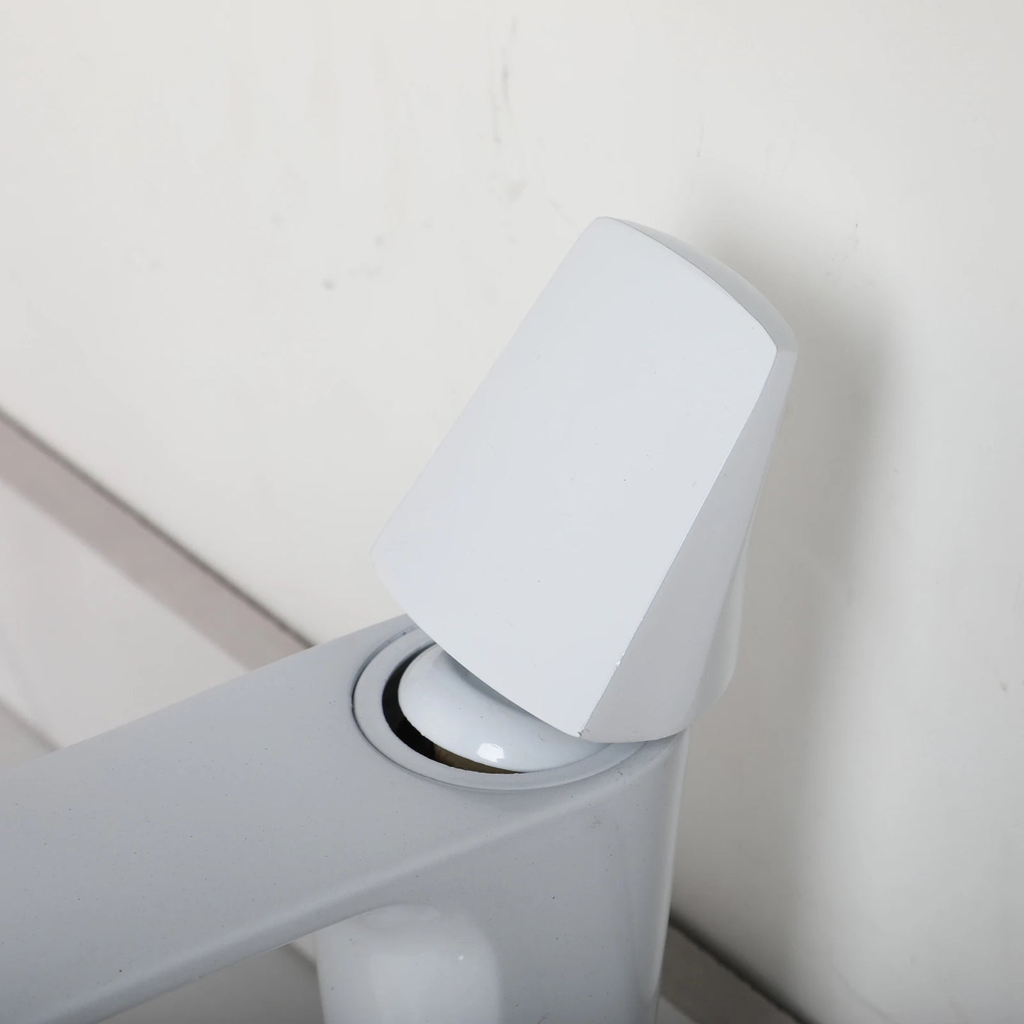 Mitigeur lavabo carré