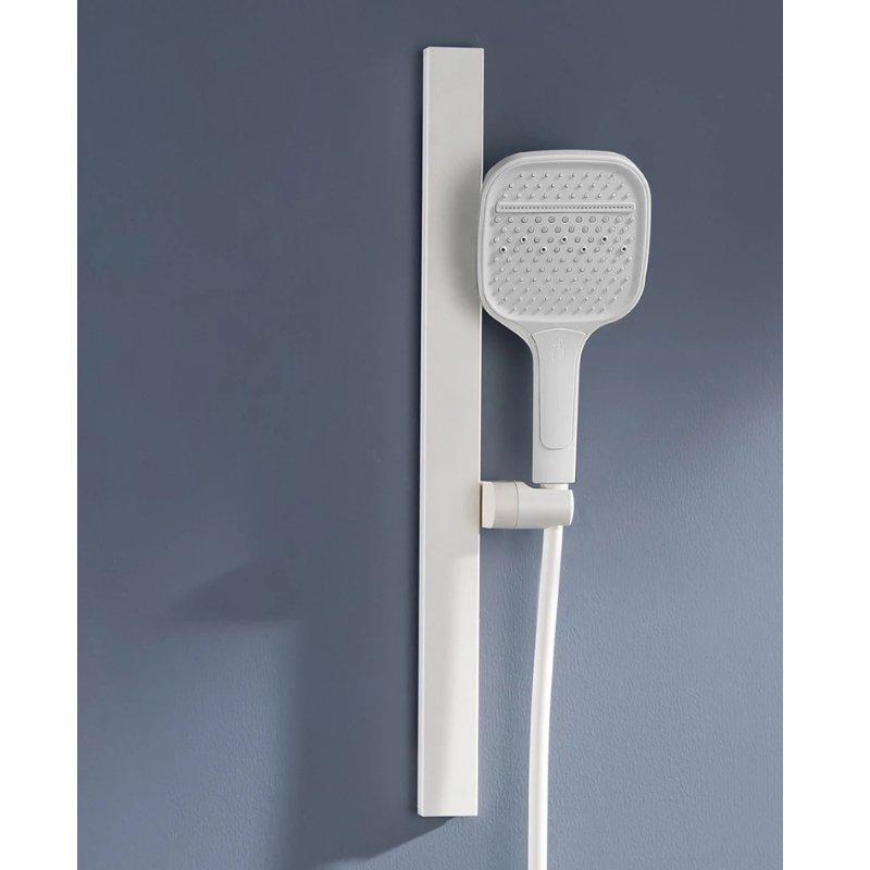 Colonne de douche blanche avec pommeau