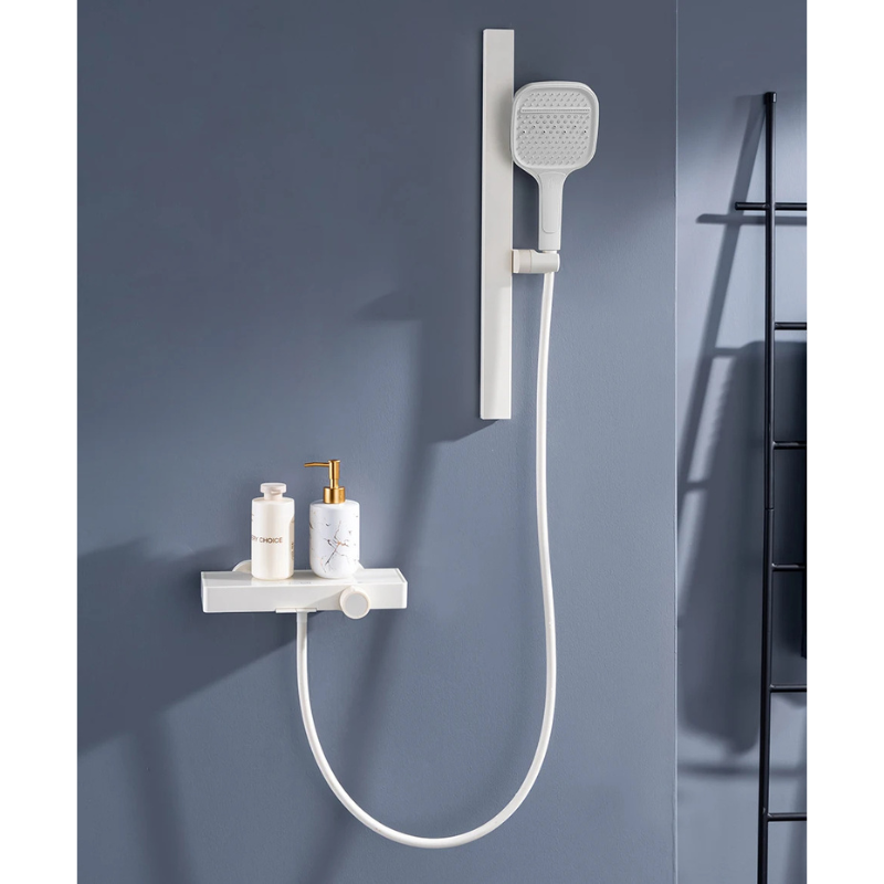 Colonne de douche blanche