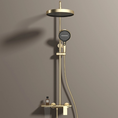 Colonne de douche dorée avec tablette