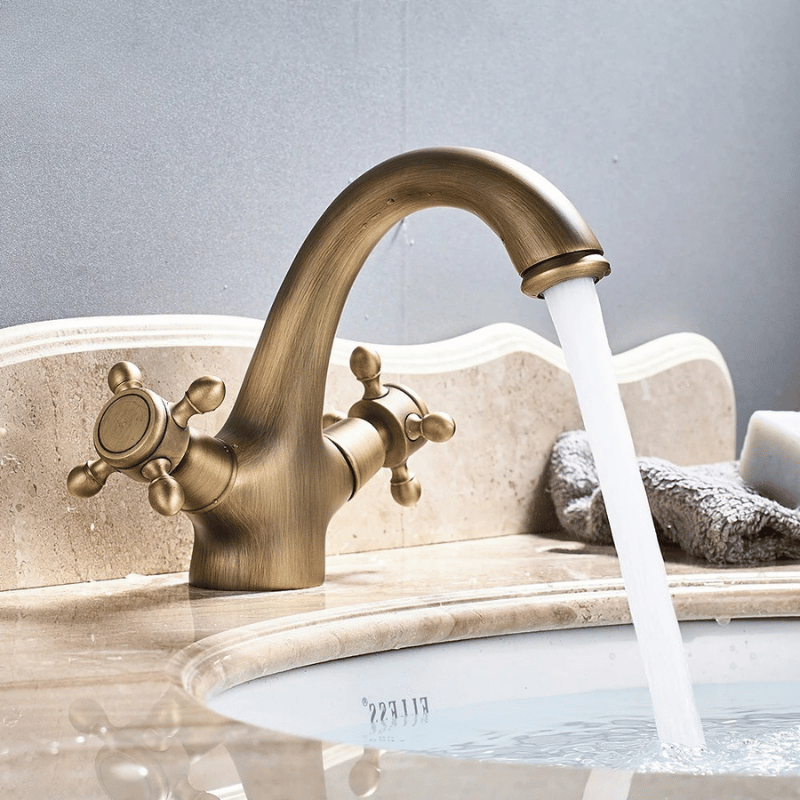 Mitigeur lavabo antique