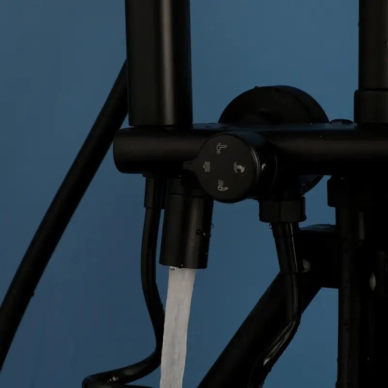 Colonne de douche noire ronde